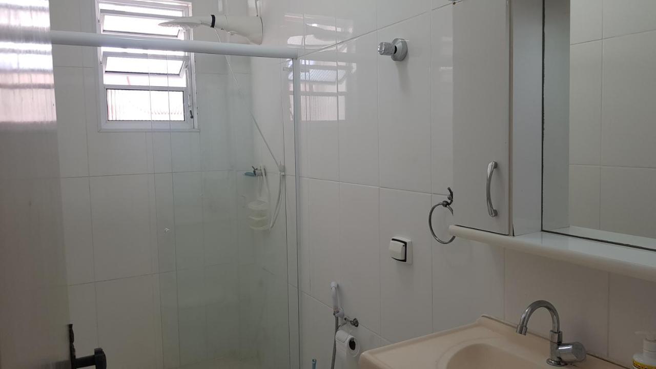 Apartamento A Uma Quadra Da Praia 瓜鲁雅 外观 照片