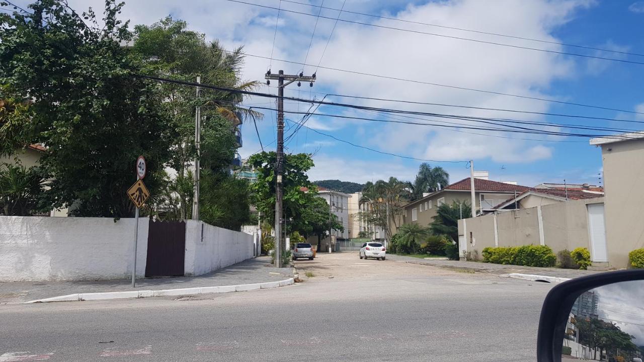 Apartamento A Uma Quadra Da Praia 瓜鲁雅 外观 照片